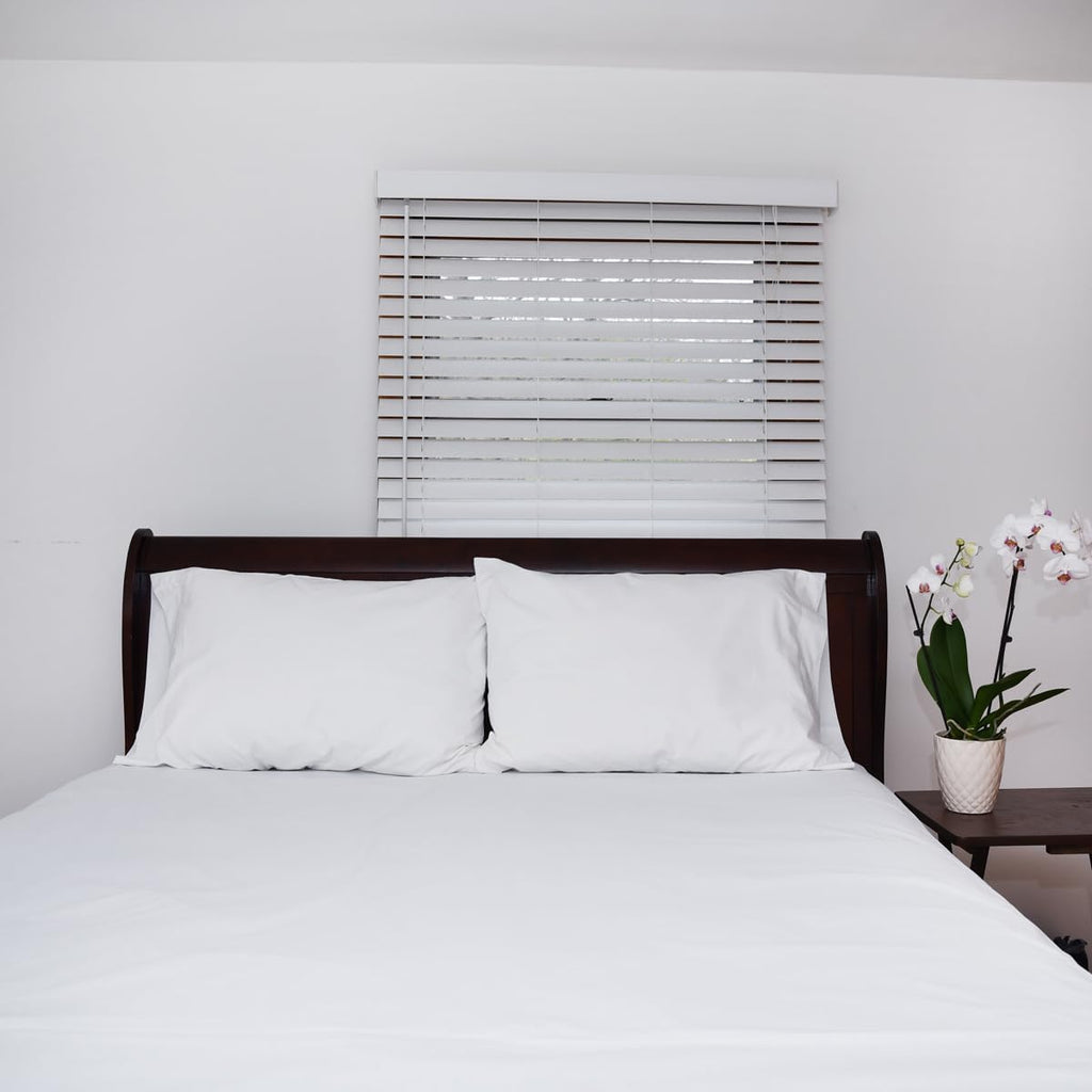 Pacific Linens White Percale Pillow Cases 12 Pack – Soft Hotel Luxury, Wrinkle Free, 200 Thread Count Polly Cotton Blend, Commercial Grade Bedding