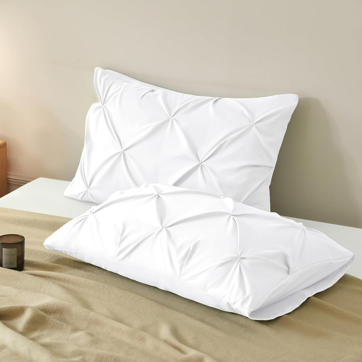 VACVELT 2pc White Pintuck Pillow Shams Standard, Envelope Closure