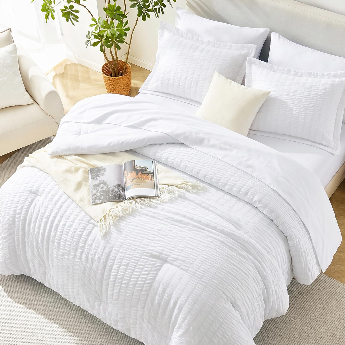 HIMEET King Comforter Set, 7-Piece Seersucker Bed in a Bag, Beige