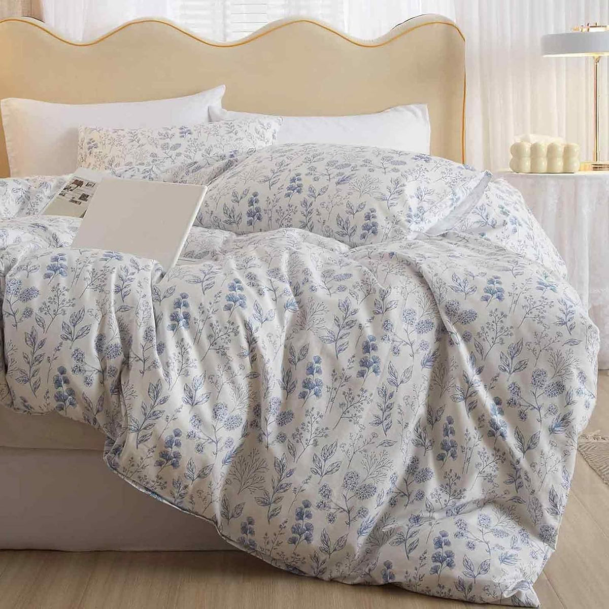 Faincy Floral King Size Comforter Set, Blue and White Flower Pattern Printed Reversible Alternative Bedding Sets - 104 x 90 3PC Soft Microfiber Duvet Farmhouse Vintage Bed in a Bag for Women