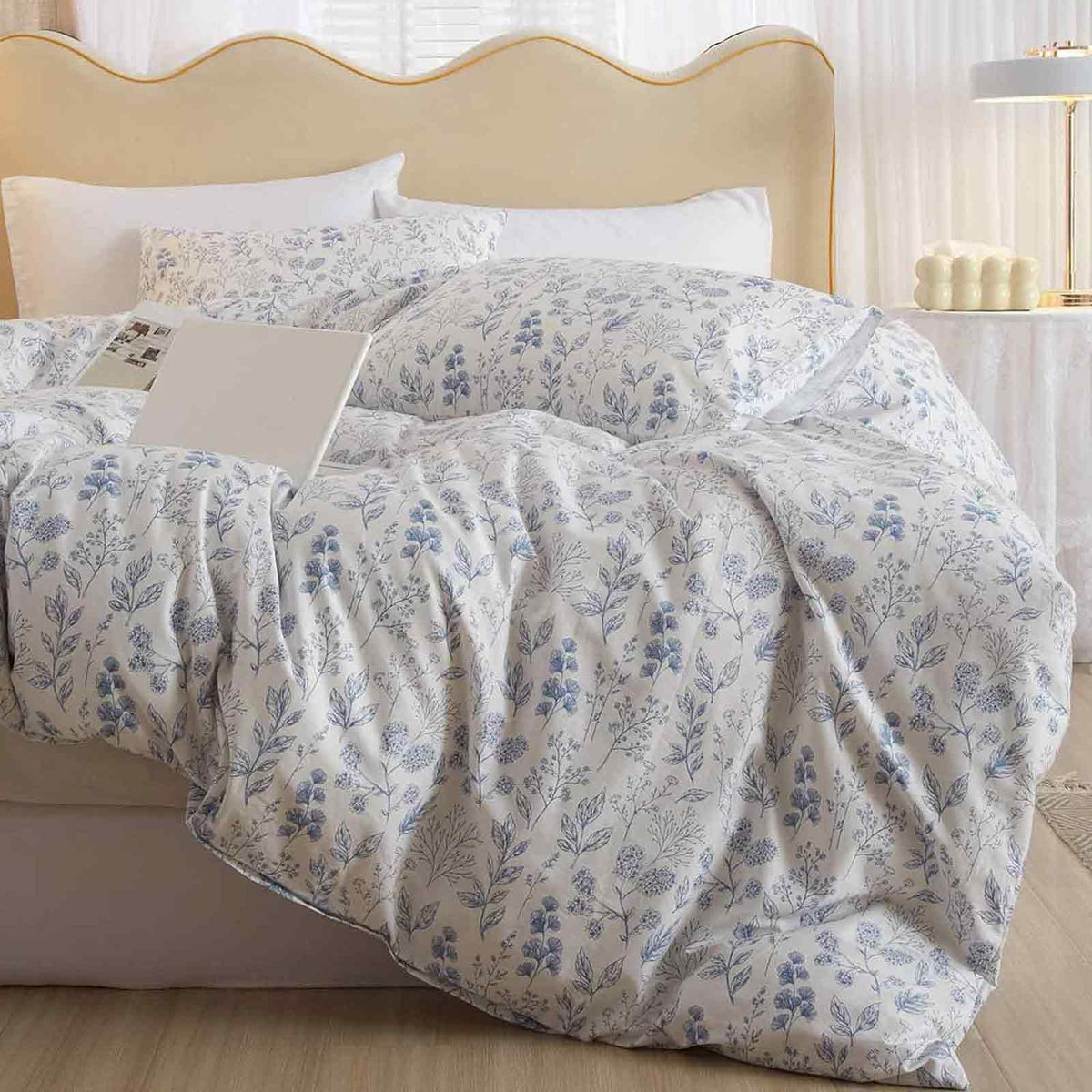 Faincy Floral King Size Comforter Set, Blue and White Flower Pattern Printed Reversible Alternative Bedding Sets - 104 x 90 3PC Soft Microfiber Duvet Farmhouse Vintage Bed in a Bag for Women