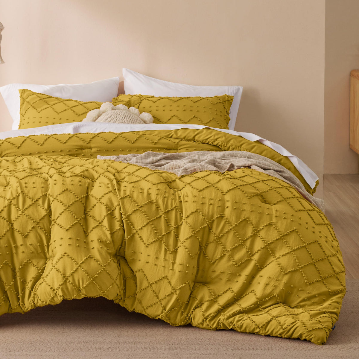 Bedsure Boho Tufted Beige Comforter Set, Oversized King
