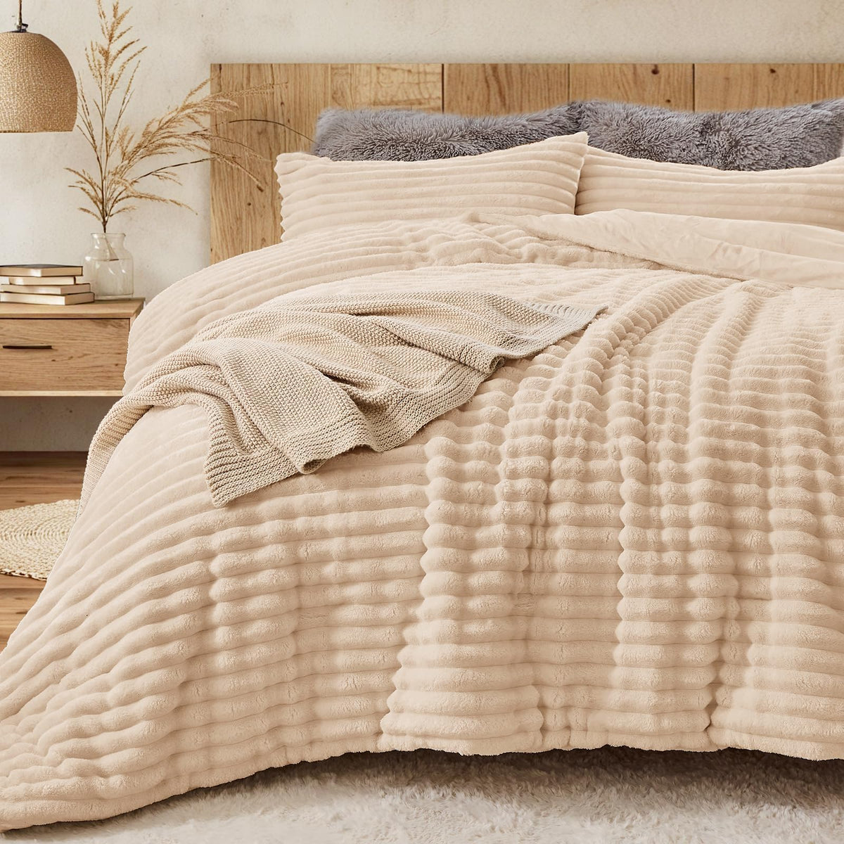 Sasttie Fluffy Queen Comforter Set, 3 PC Soft Fleece Bedding, Cream White