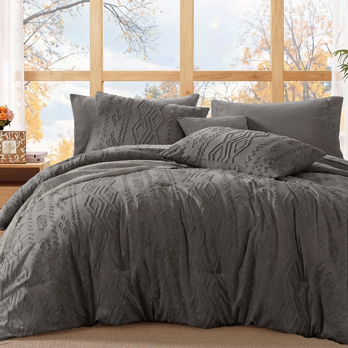 Queen Size Comforter Set- 7 Pieces Tufted Bed in a Bag Queen Bedding Sets