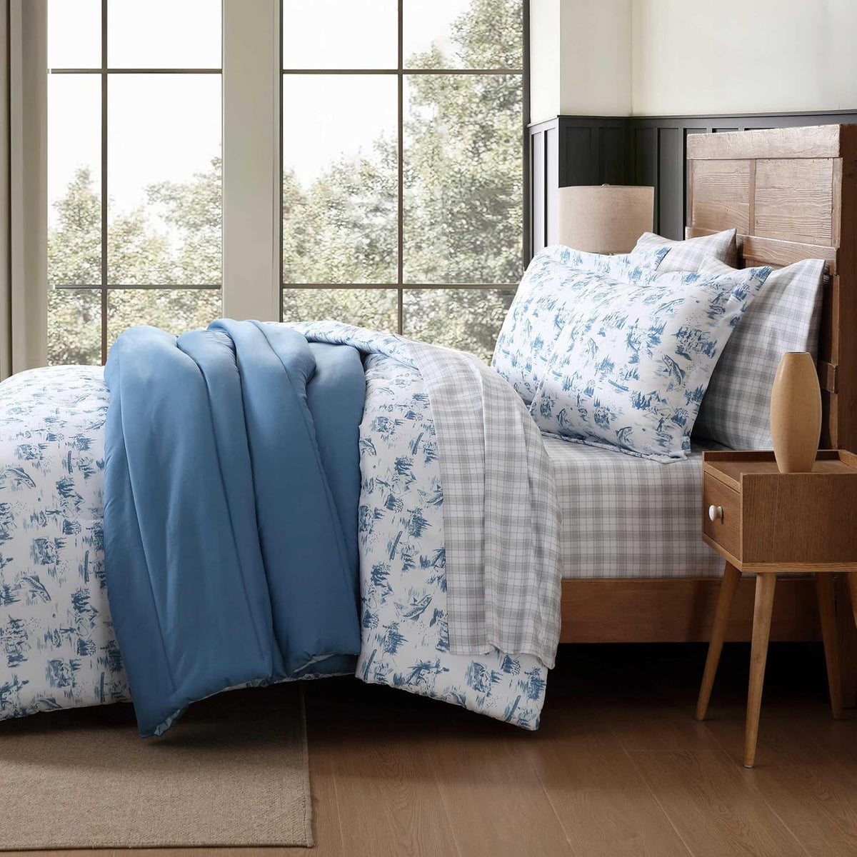 Eddie Bauer - Queen Size Comforter Set with Matching Shams