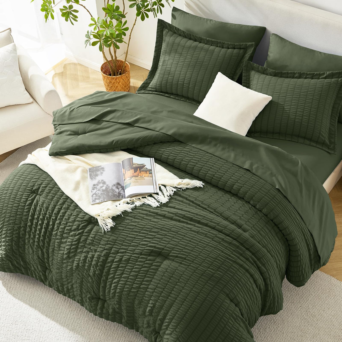 HIMEET King Comforter Set, 7-Piece Seersucker Bed in a Bag, Beige