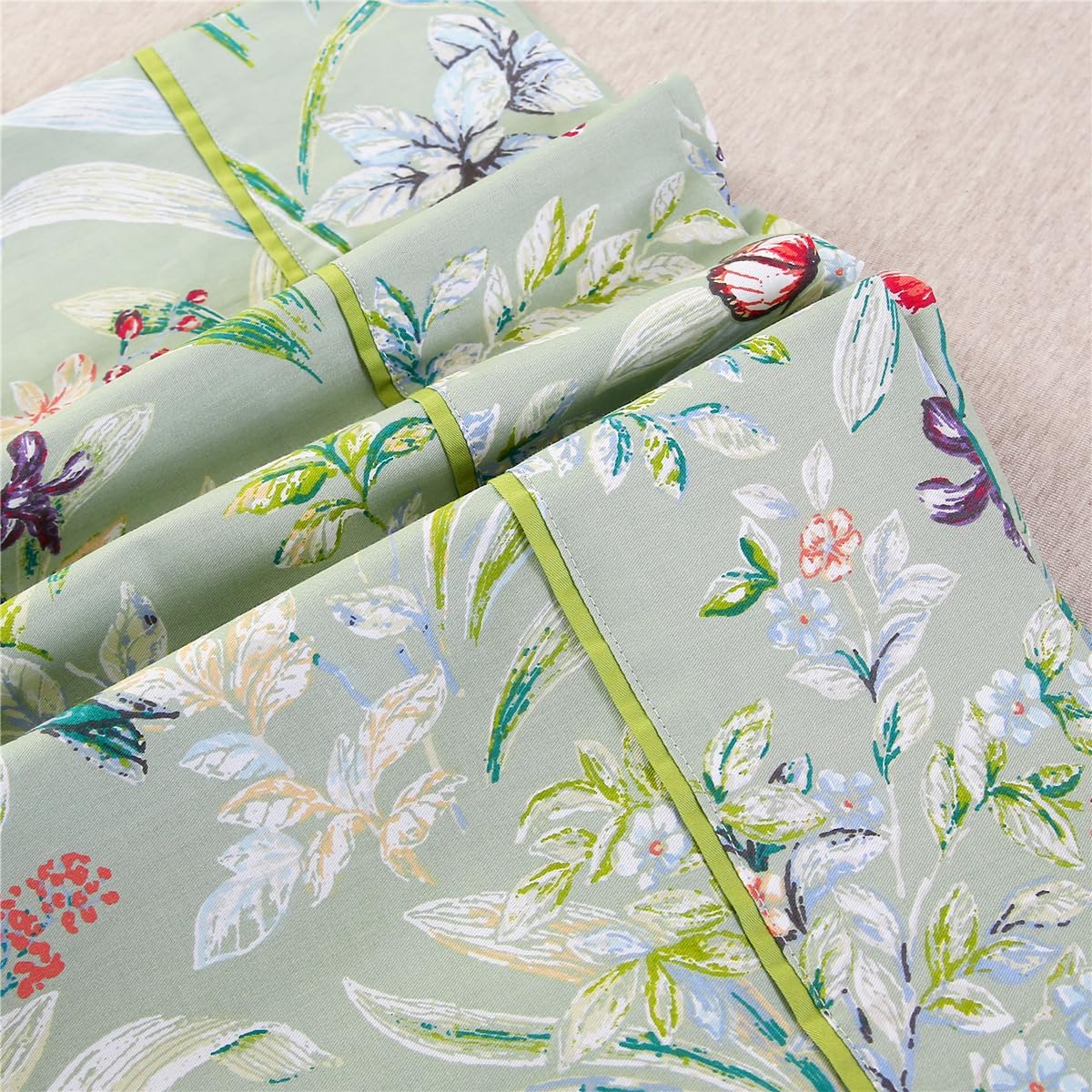 URBONUR 100% Cotton Pillowcases Set of 2 Standard Size Floral Printed Butterfly Pillow Cases Soft Breathable Cooling Pillowcase Decorative Pillow Cover (Standard, 20x26 Inches, Green Flowers)