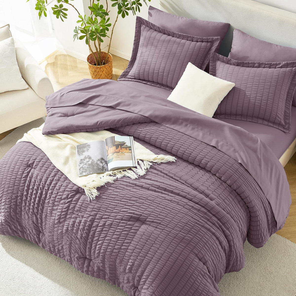 HIMEET King Comforter Set, 7-Piece Seersucker Bed in a Bag, Beige