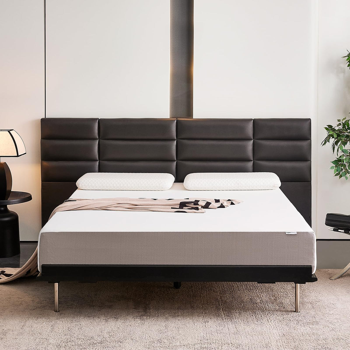 Amazon Basics Gel Memory Foam Mattress, Soft Plush Feel, Breathable Premium Knitted Fabrics, Removable Cover, Easy Set Up, 6 Inch, Full, White/Grey