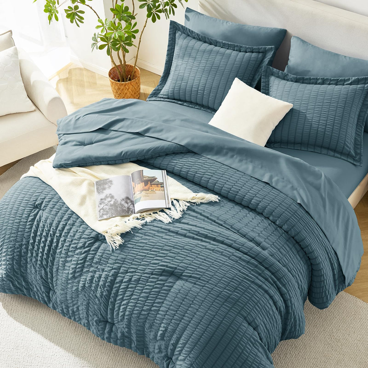 HIMEET King Comforter Set, 7-Piece Seersucker Bed in a Bag, Beige
