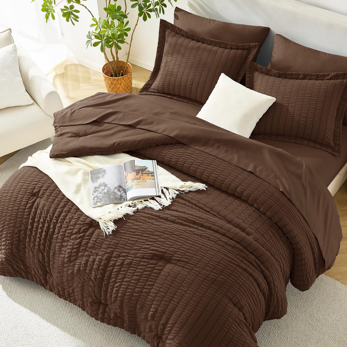 HIMEET King Comforter Set, 7-Piece Seersucker Bed in a Bag, Beige
