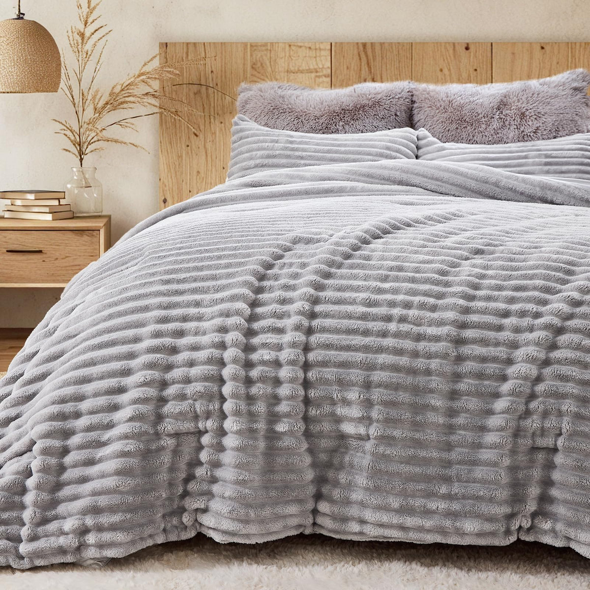 Sasttie Fluffy Queen Comforter Set, 3 PC Soft Fleece Bedding, Cream White