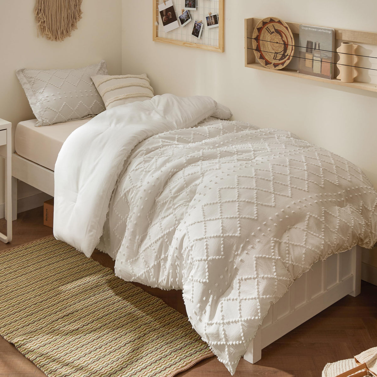 Bedsure Boho Tufted Beige Comforter Set, Oversized King