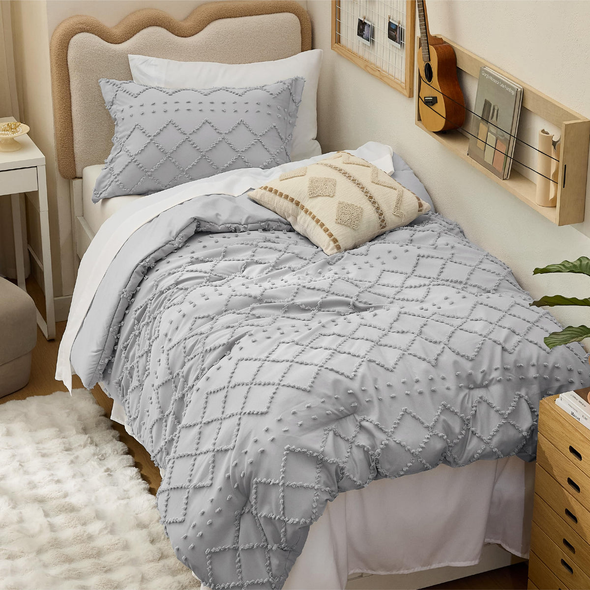 Bedsure Boho Tufted Beige Comforter Set, Oversized King